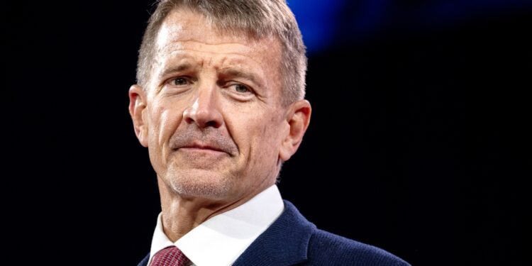 أفريكا انتليجنس: إريك برنس شريك حفتر السابق يعود إلى ليبيا من باب الطاقة