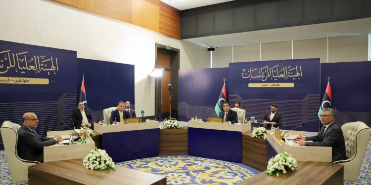 حكومة حماد تلوّح بالحكم الذاتي وترفض تأسيس “الهيئة العليا للرئاسات”