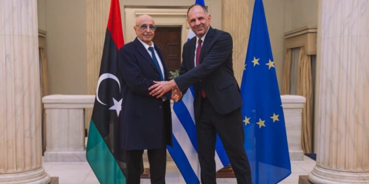 عقيلة يبحث مع وزير الخارجية اليونانية تفعيل التعاون البرلماني المشترك