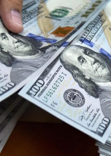 حسني بي  لـ أبعاد: سحب العملة المطبوعة في روسيا أظهر زيادة 10 مليارات دينار عن المعلن