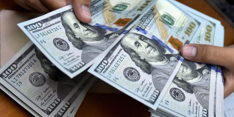 حسني بي لـ أبعاد: سحب العملة المطبوعة في روسيا أظهر زيادة 10 مليارات دينار عن المعلن