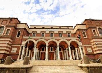 محلل اقتصادي: الوضع الاقتصادي في البلاد كارثي بسبب شح السيولة