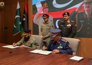 رويترز: رغم الحظر الأممي باكستان تبرم صفقة بقيمة 4 مليارات دولار لبيع أسلحة لحفتر